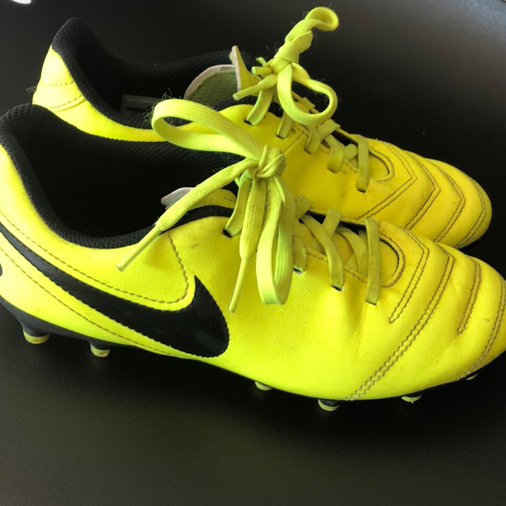 Like new Nike Tiempo soccer cleats